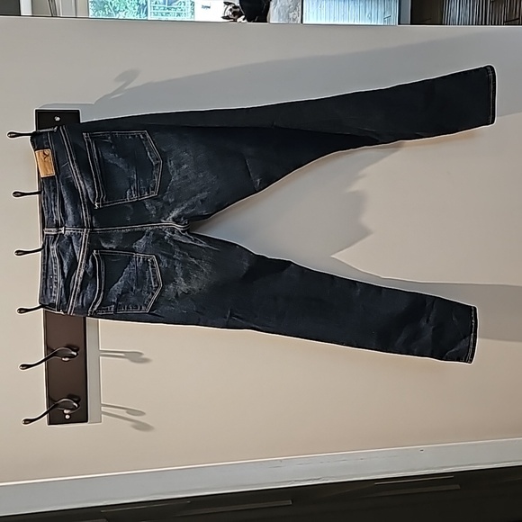 Gently used American eagle skinny jeans - Picture 2 of 7